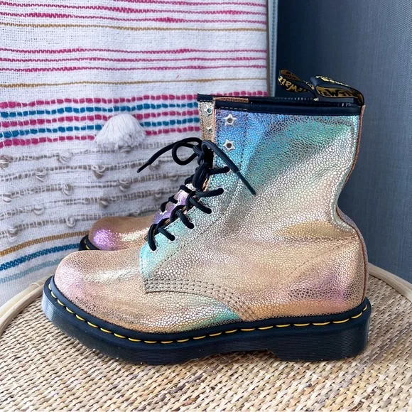 Dr. Martens 1460 Sand Rainbow Ray Multi Leather 8-Eye Boots Women’s Size 10 - Picture 4 of 8